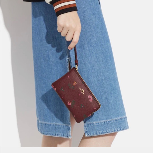 🍒COACH- Brand New Corner Zip Wristlet with Holiday Bells Print - Picture 3 of 3